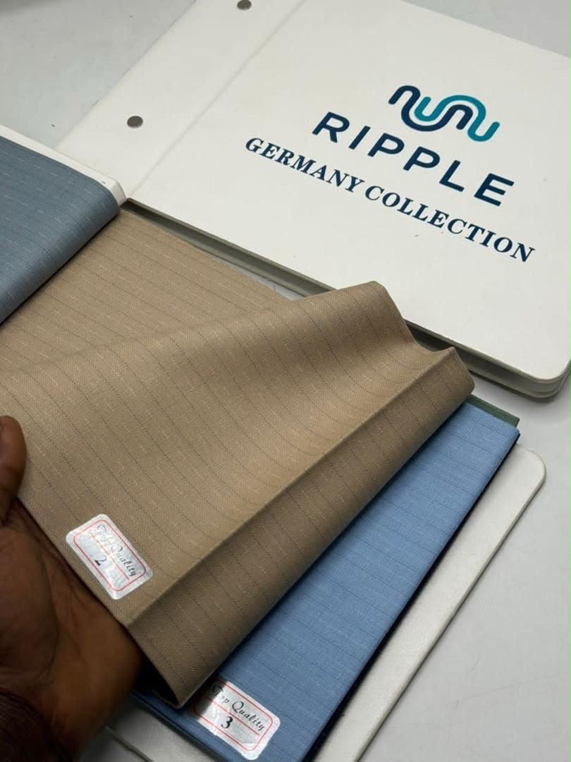 *Tissu RIPPLE* Superfine  Très jolie, lisse, un peu lourd et confortable   Disponible immédiatement   *Prix : 3.000F par mètre*